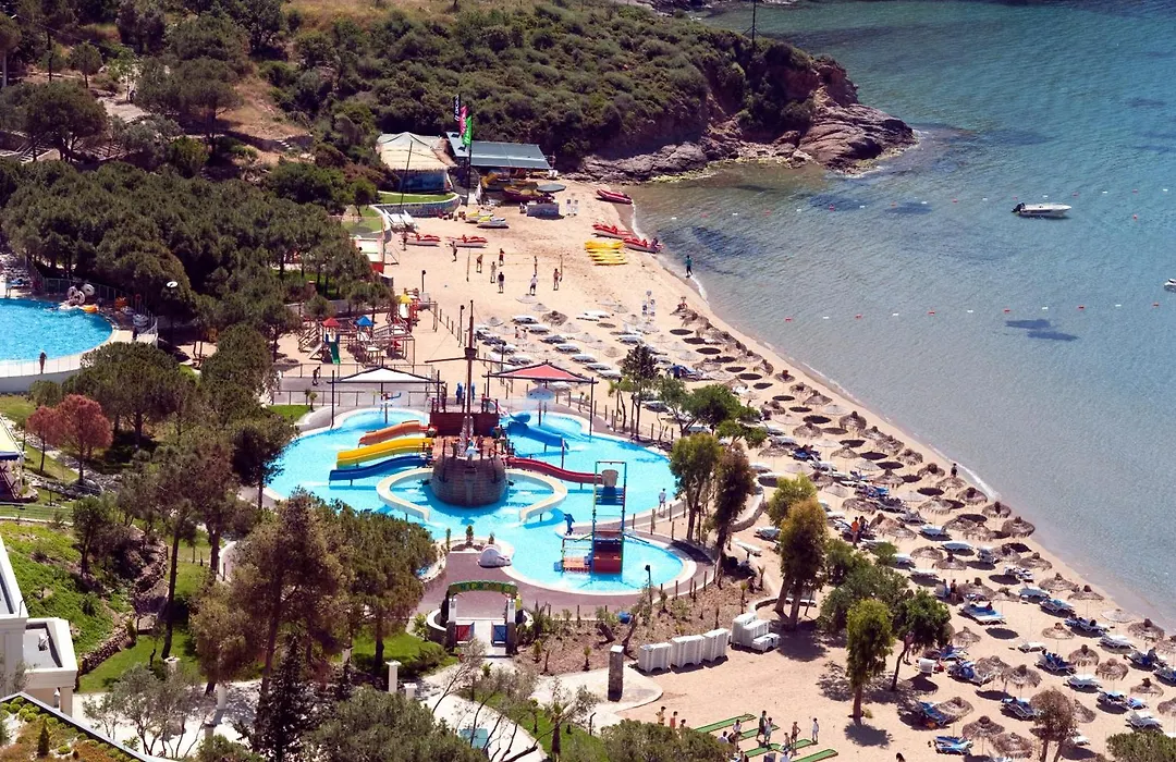 Aria Claros Beach & Spa Resort-1